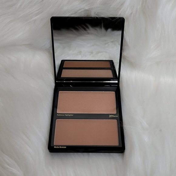 it cosmetics Other - IT Cosmetics- Hello Cheekbones Duo